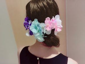 材料３つで簡単！造花で推しカラーの髪飾りを作ってみた【作り方紹介 